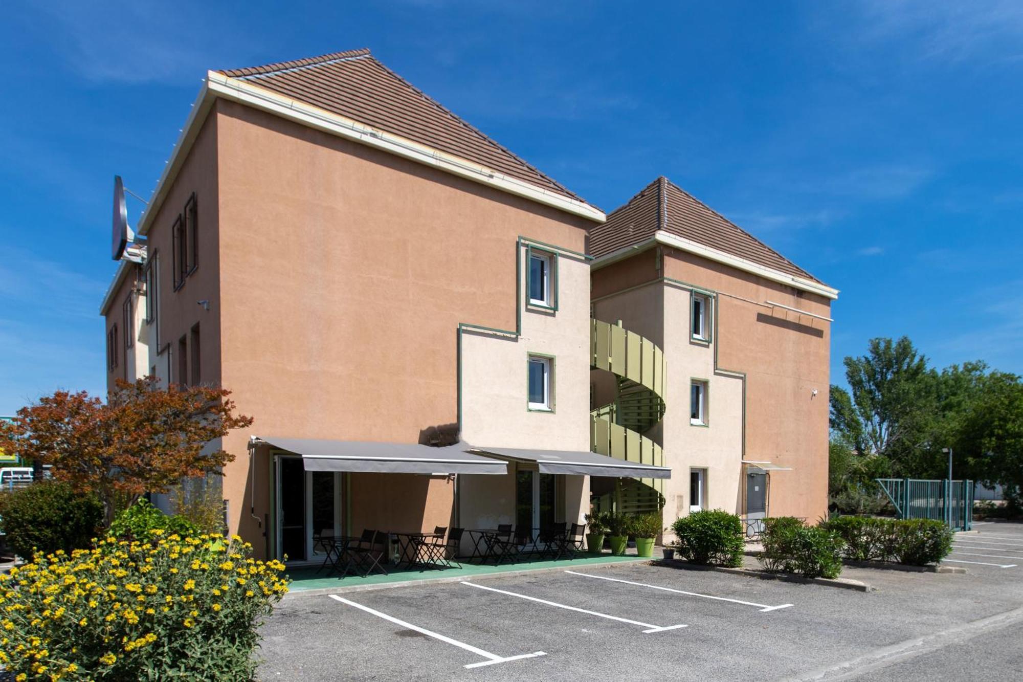 Face West Le Pontet Hotel Le Pontet  Exterior photo